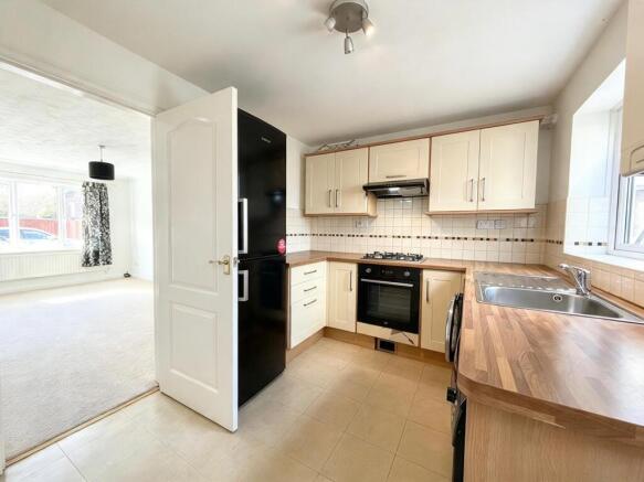 Dunsford Close, Old Town, Swindon photo 5