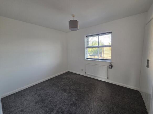 3 bed Terraced to rent Image 9