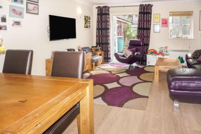Lounge/Dining Room