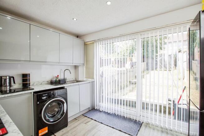 2 bed Terraced for sale Image 5