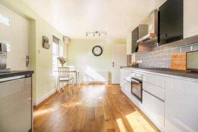 Kitchen/Dining...