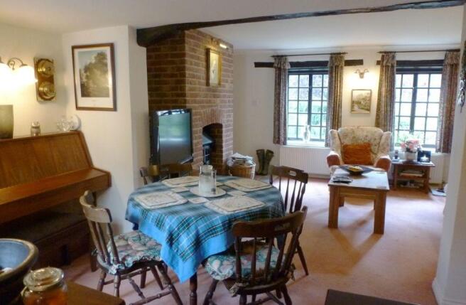 Lounge/Dining Room