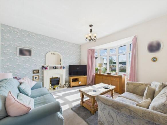 4 bed Detached for sale Image 7