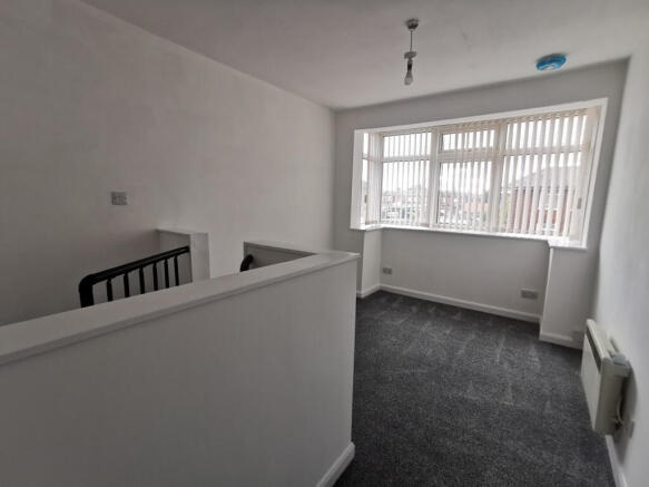 2 bed Flat to rent Image 9