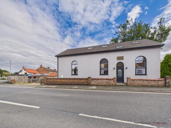 5 Bedroom Detached House - For Sale