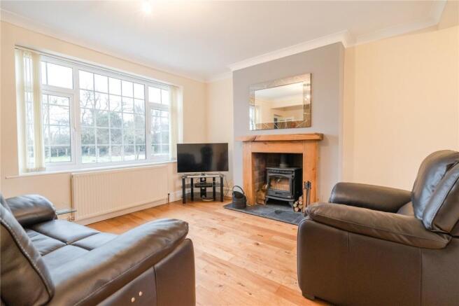 Family Room (3)