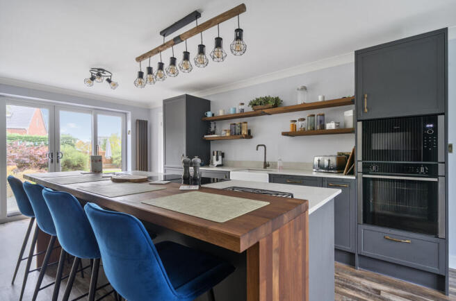 -68e52fb0f1eac-l-1362490-2-68e00067cbf77