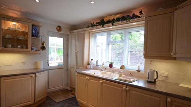 Kitchen 01