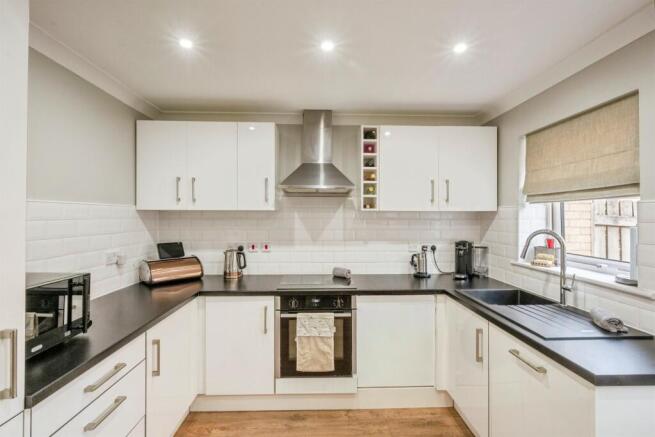 4 bed Terraced for sale Image 7