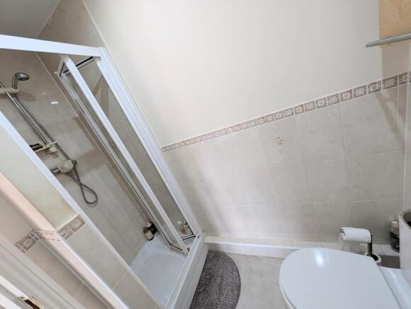 2 bed Flat for sale Image 7