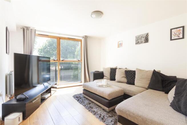 37_spottiswood_court_3_harry_close_croydon_007.jpg