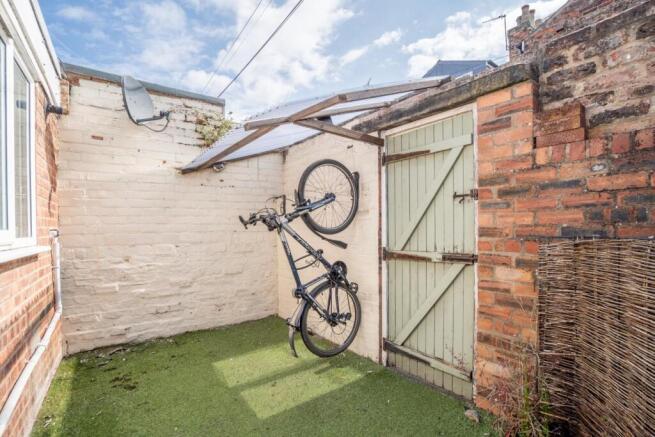 2 bed Terraced for sale Image 11