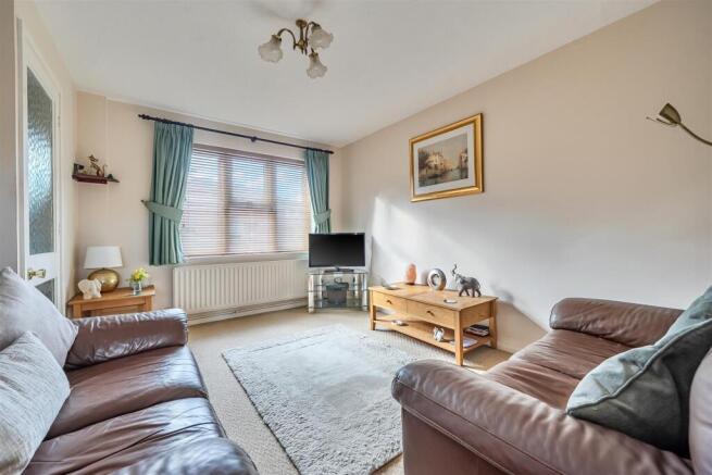 Quartz Close Wokingham, Berkshire RG41 3TS photo 4