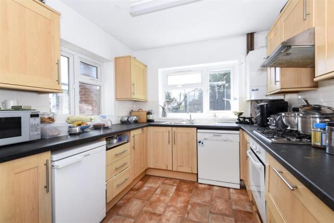 Kitchen1.jpg