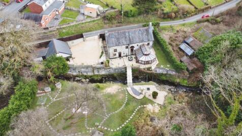Mynachlog Road, Pontyberem, Llanelli, Carmarthenshire, SA15