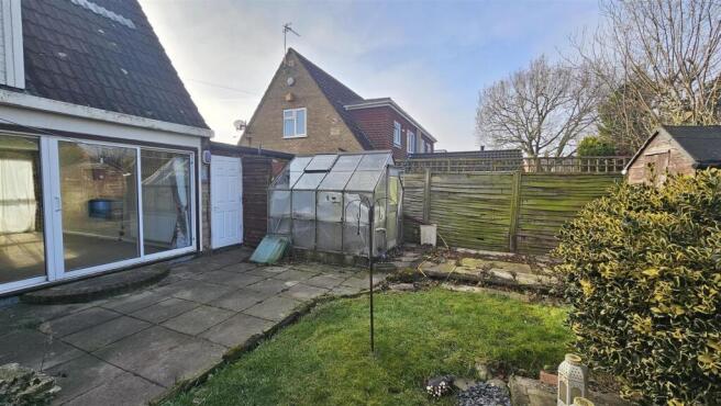 3 bed Semi-Detached Bungalow for sale Image 10