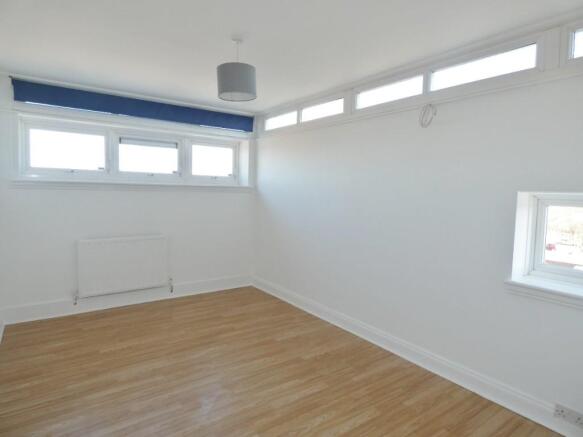 Clay Hill Road, Basildon, SS16 photo 4