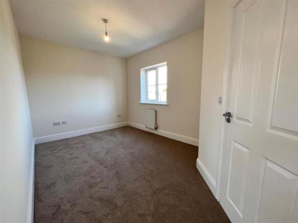 Bedroom 1.JPG