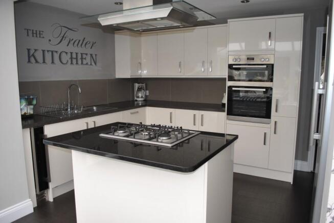 KITCHEN/DINER/CONSERVATORY