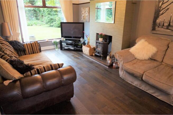 Lounge/Dining Room