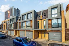 19, Brook Lane North, Brentford TW8 0QW