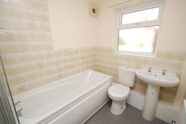 3 bed Terraced to rent Image 6