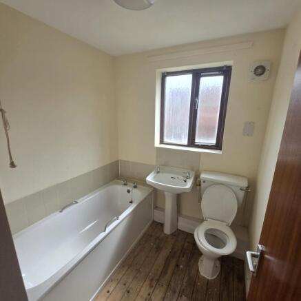 3 bed Semi-Detached for sale Image 11