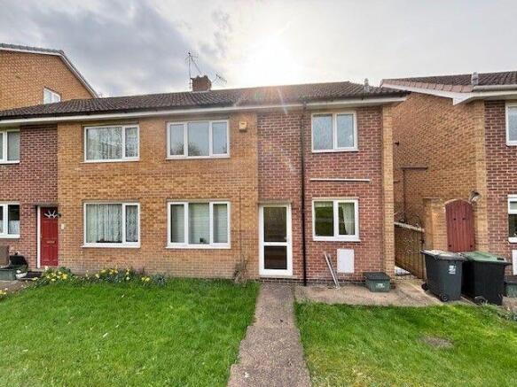 3-bed semi-detached on Danes Close, Arnold, Nottingham, £200,000