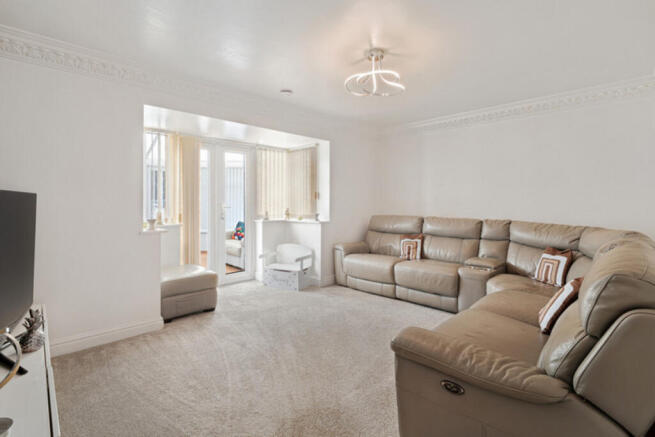 4 bed Detached for sale Image 7