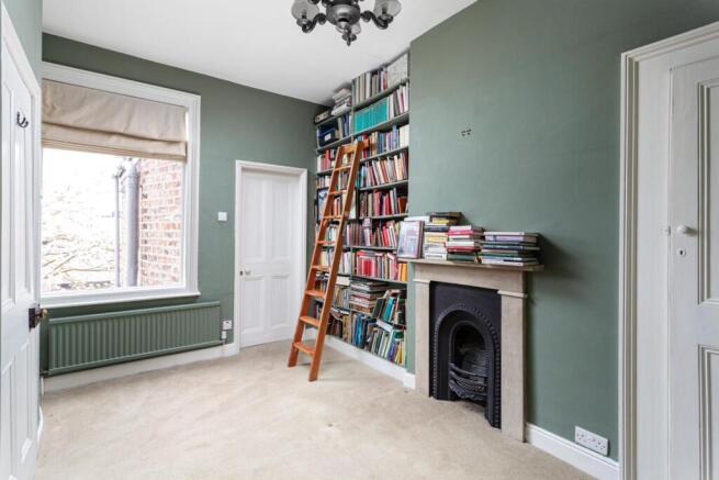 4 bed Terraced for sale Image 9
