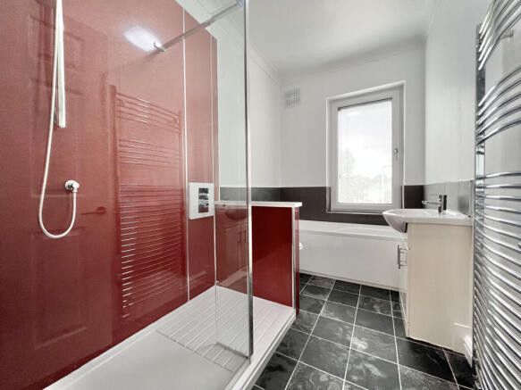 3 bed Terraced to rent Image 8
