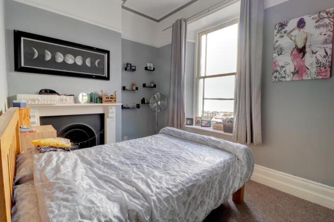 Bedroom 1.jpg