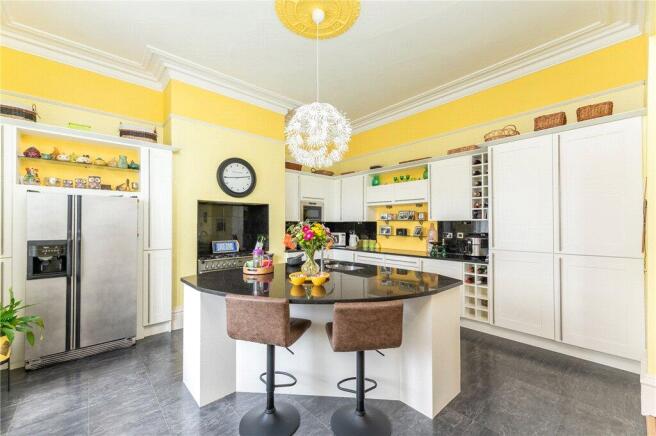 5 bed Terraced for sale Image 7