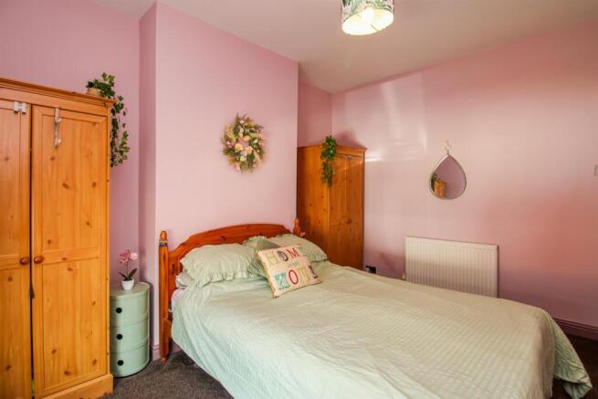 3 bed Terraced for sale Image 7