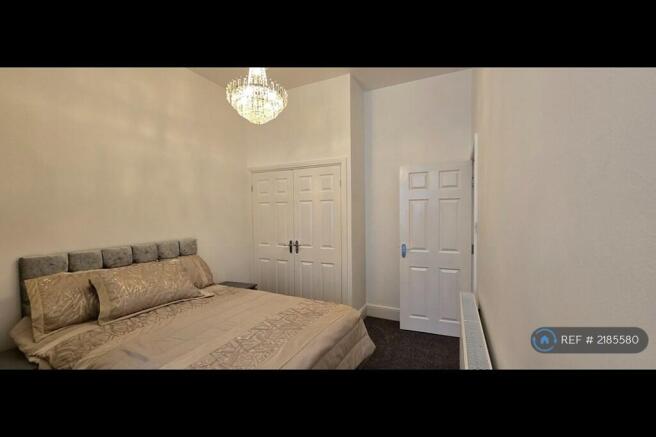2 bed Flat to rent Image 11