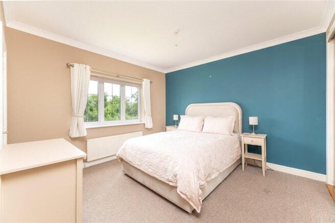 4 bed Detached for sale Image 12