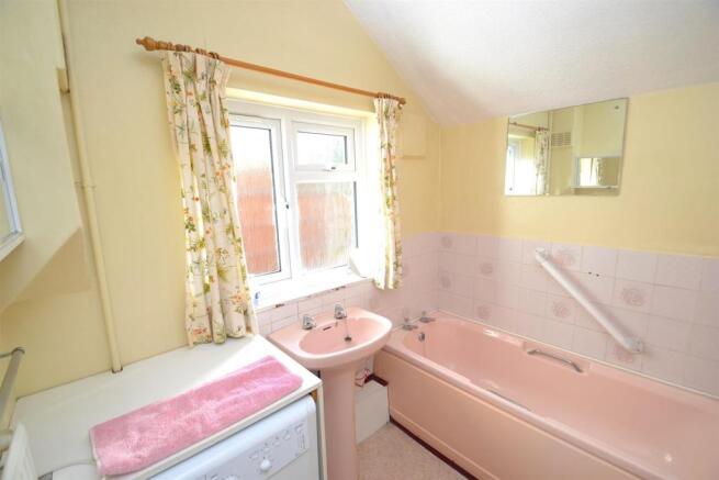 Family Bathroom.JPG