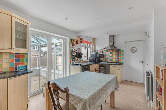 3 bed Semi-Detached for sale Image 4