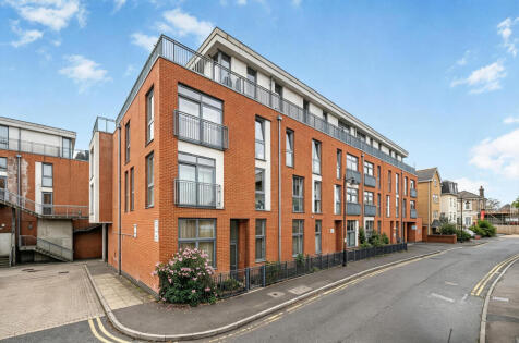 Fox Lane North, Chertsey