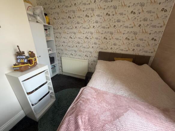 4 bed Terraced to rent Image 5