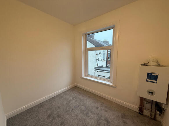 2 bed Terraced to rent Image 10