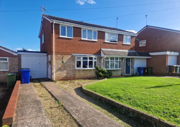 Chieveley Close, Rugeley, Staffs. WS15 2TF