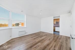 86, Riverside Close, London W7 1BY