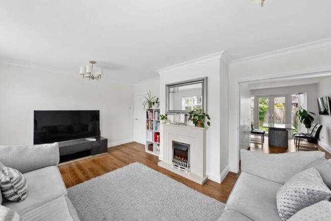 4 bed Detached for sale Image 5
