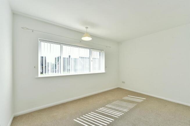 3 bed Terraced for sale Image 8