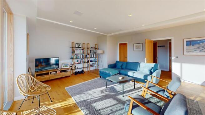 3 bed Penthouse to rent Image 5