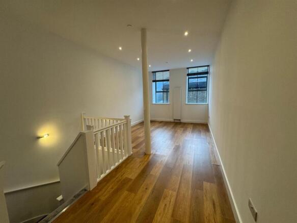 2 bed Apartment for sale Image 5