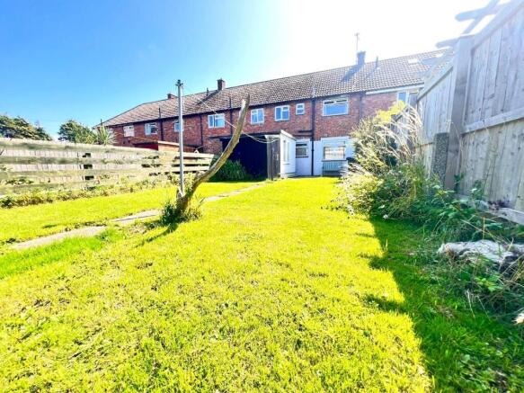 ENCLOSED REAR GARDEN