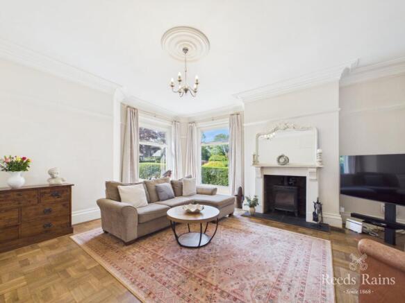 5 bed Semi-Detached for sale Image 6