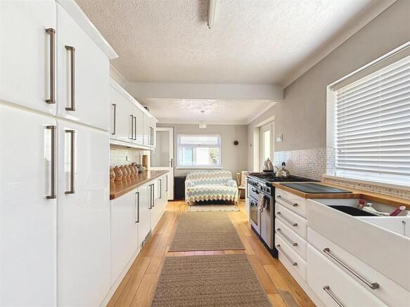 2 bed Semi-Detached Bungalow for sale Image 7